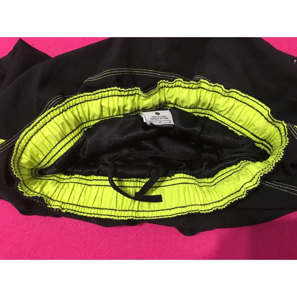 Mens NIKE Black Yellow Lined Swim Trunks - Picture 3 of 4